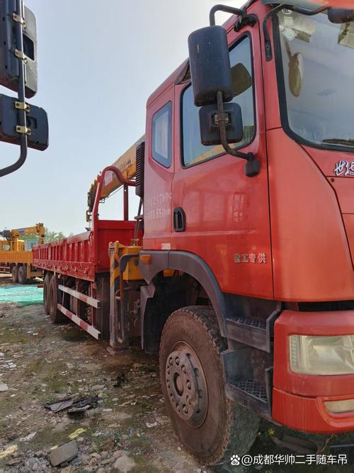 高配置隨車吊轉讓 21年徐工12噸4節臂吊機，三橋后雙底盤